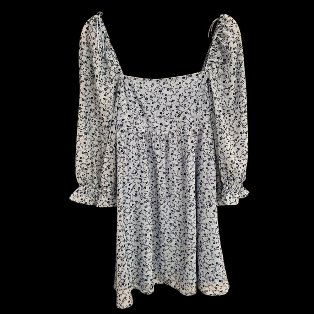 Francesca’s Spring Floral Puff Sleeve Dress NWT Size Small